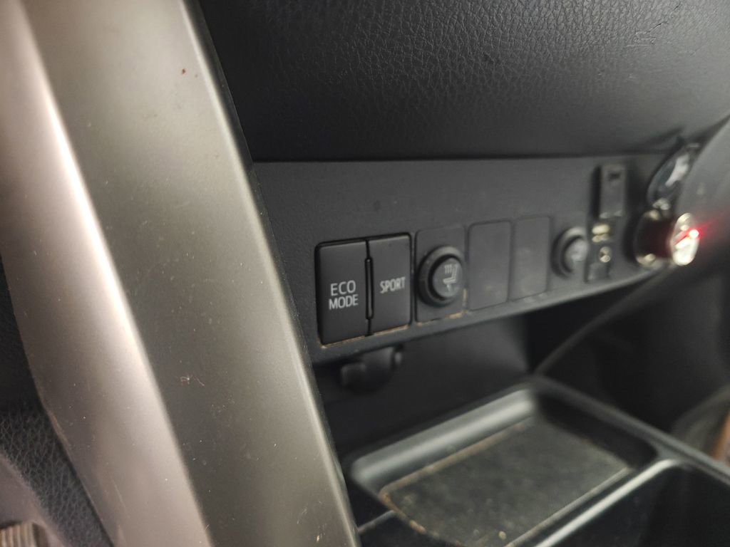 Used 2015 Toyota RAV4 XLE image 10