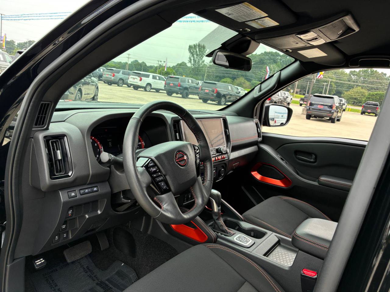 Used 2026 Nissan Frontier PRO-4X AWD/4WD image 12