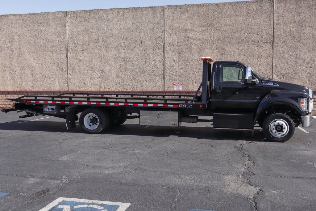 Used 2023 Ford F650 2WD Regular Cab Super Duty image 16
