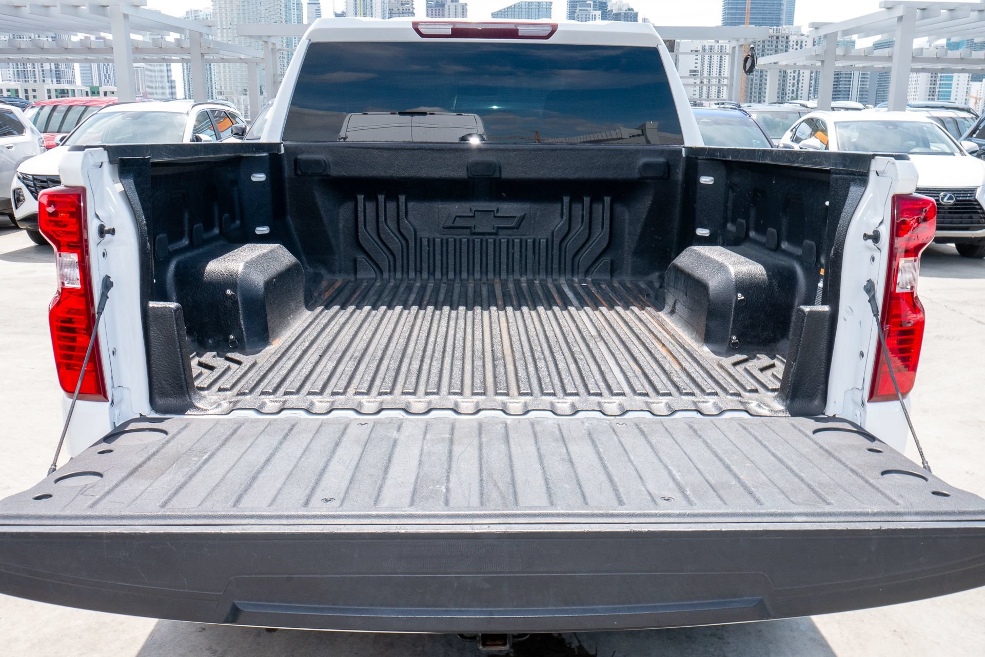 Used 2021 Chevrolet Silverado 1500 LT RWD image 9