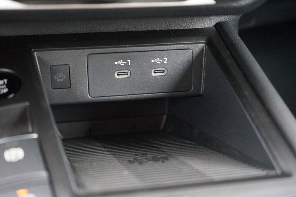 Used 2025 Nissan Kicks SV image 19