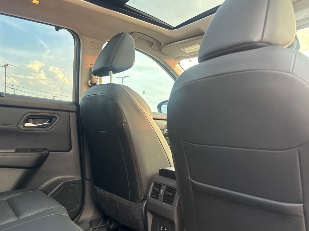 Certified 2024 Nissan Rogue SV w/ SV Premium Package AWD/4WD image 32