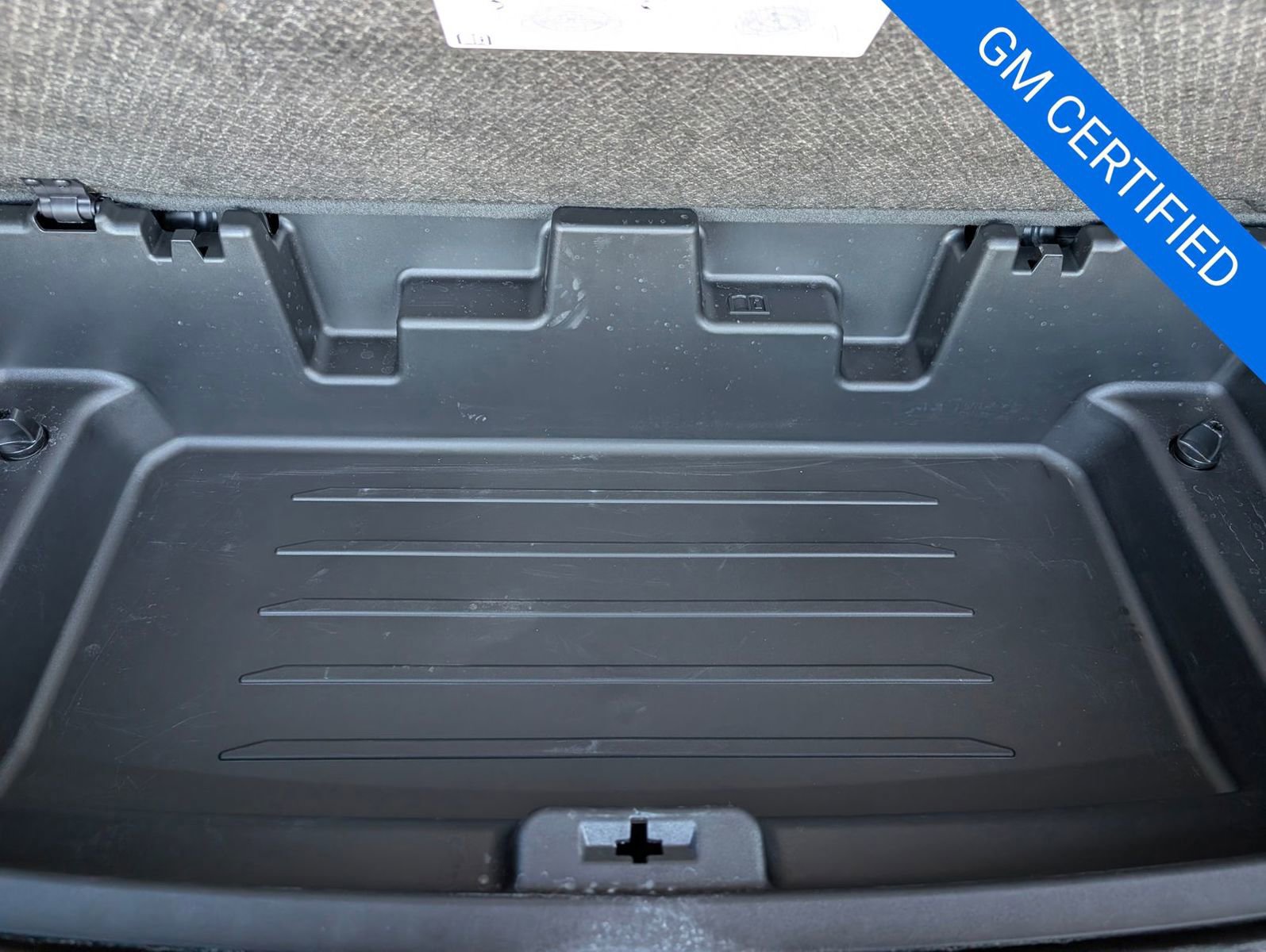 Used 2025 Chevrolet Traverse LT image 33