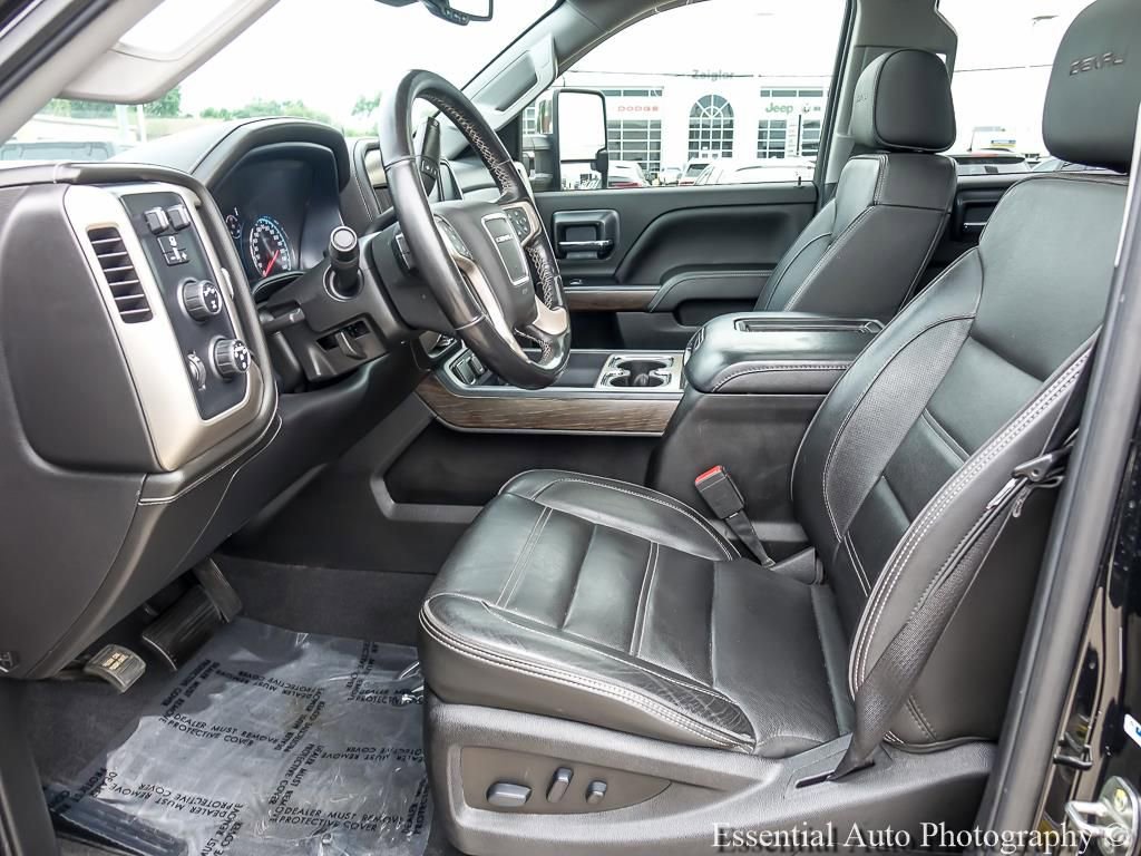 Used 2019 GMC Sierra 2500 Denali w/ Duramax Plus Package AWD/4WD image 10