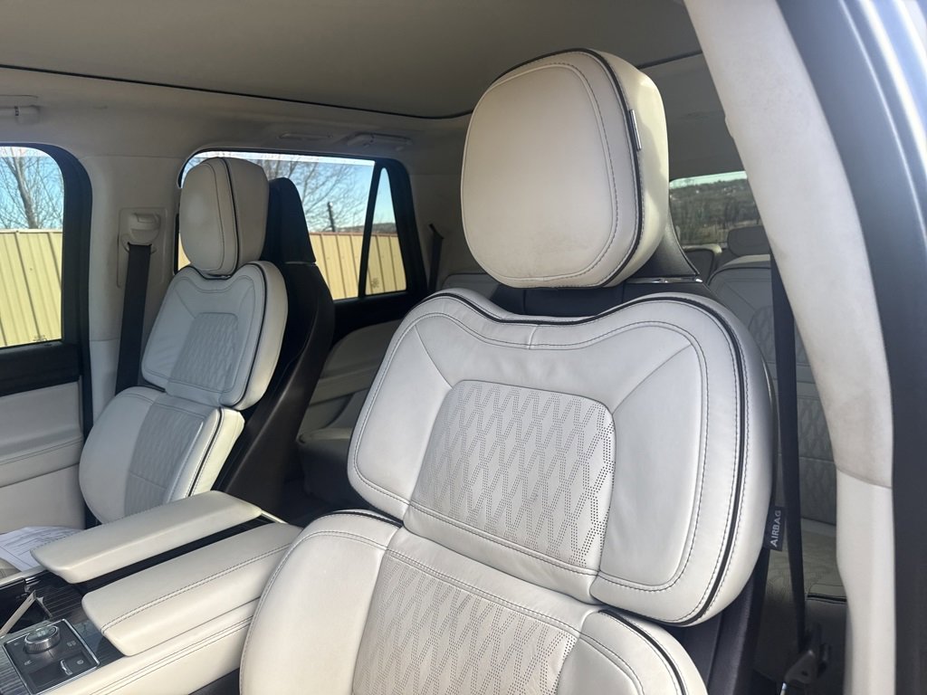 Certified 2024 Lincoln Navigator Black Label image 12