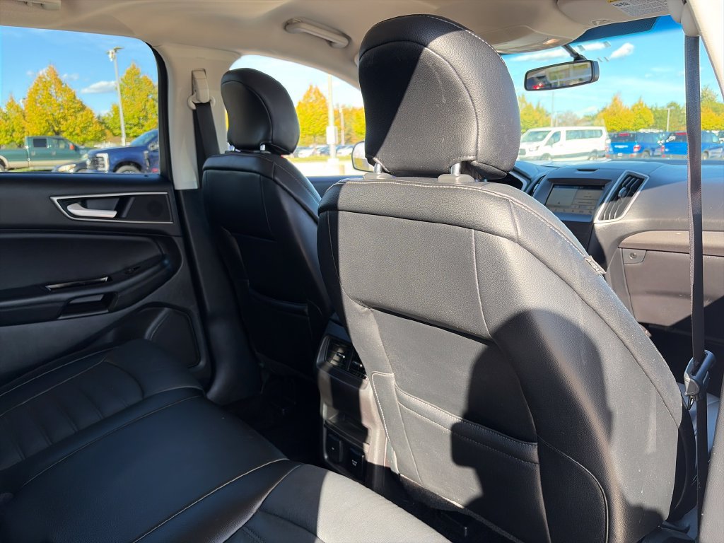 Used 2017 Ford Edge SEL w/ Equipment Group 201A AWD/4WD image 29