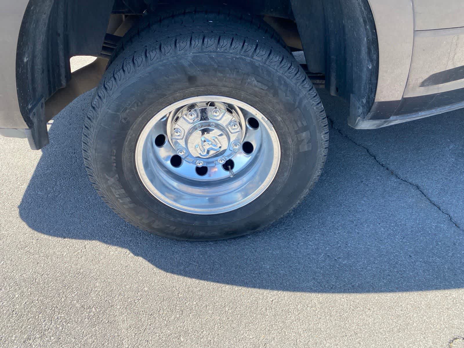 Used 2022 RAM 3500 Laramie AWD/4WD image 7