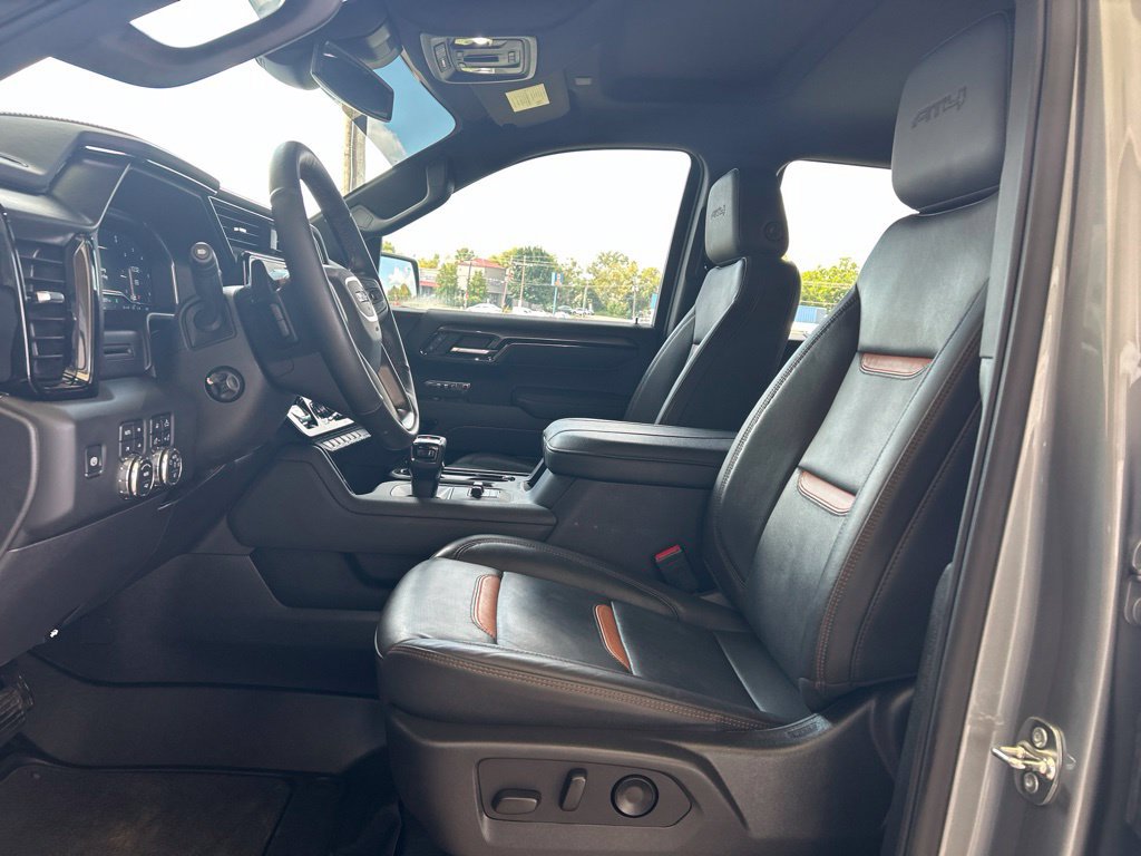 Used 2025 GMC Sierra 1500 AT4 w/ AT4 Premium Package AWD/4WD image 8
