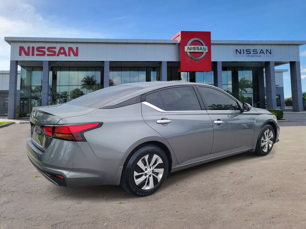 Used 2022 Nissan Altima 2.5 S FWD image 2