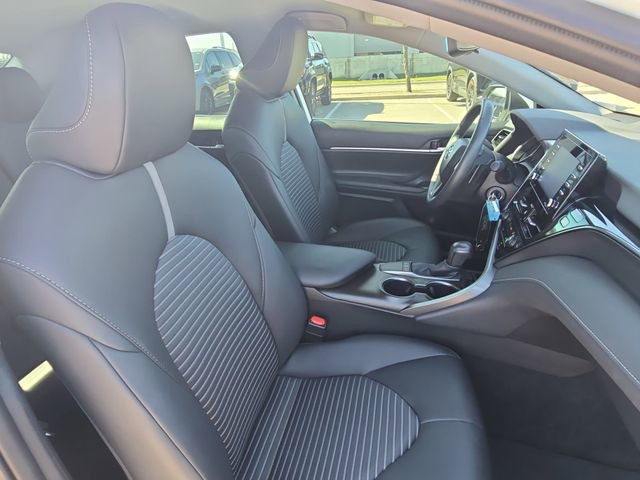 Used 2024 Toyota Camry SE image 10