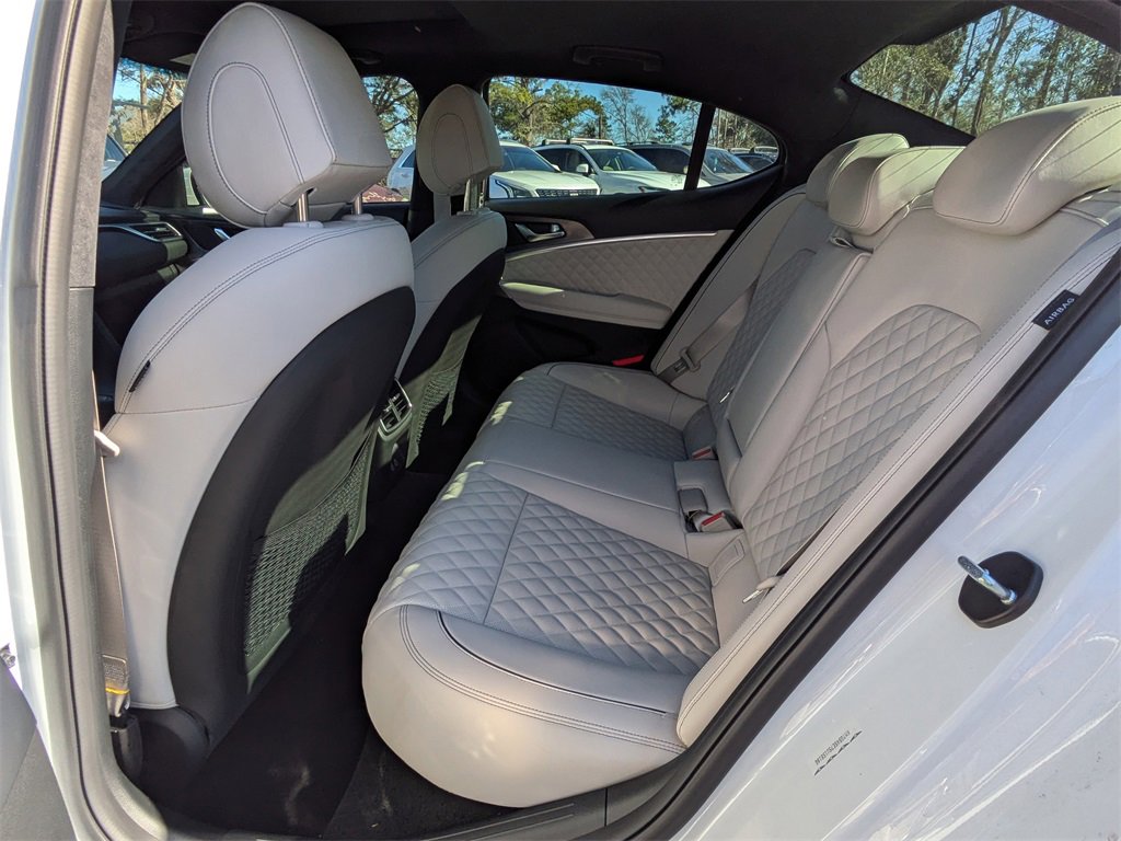 Used 2025 Genesis G70 3.3T Advanced w/ Sport Prestige Package image 11