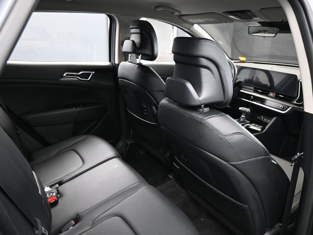 Used 2025 Kia Sportage EX image 45