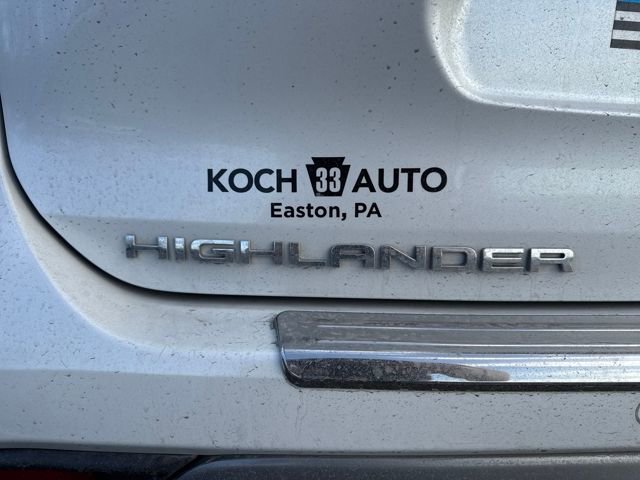 Used 2023 Toyota Highlander Platinum image 17