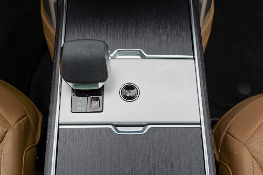 Used 2024 Land Rover Range Rover SE AWD/4WD image 54