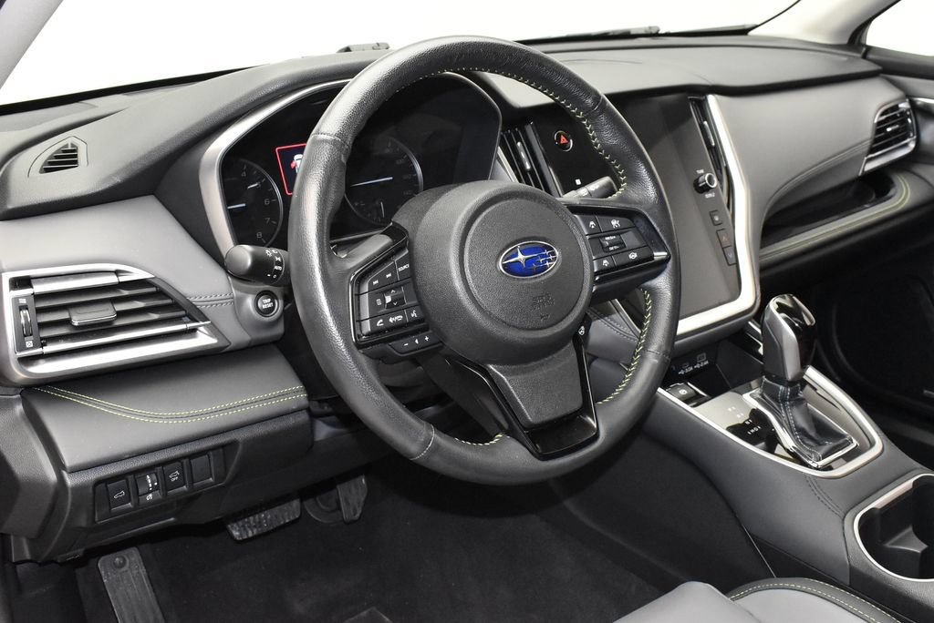 Used 2025 Subaru Outback Onyx Edition AWD/4WD image 17