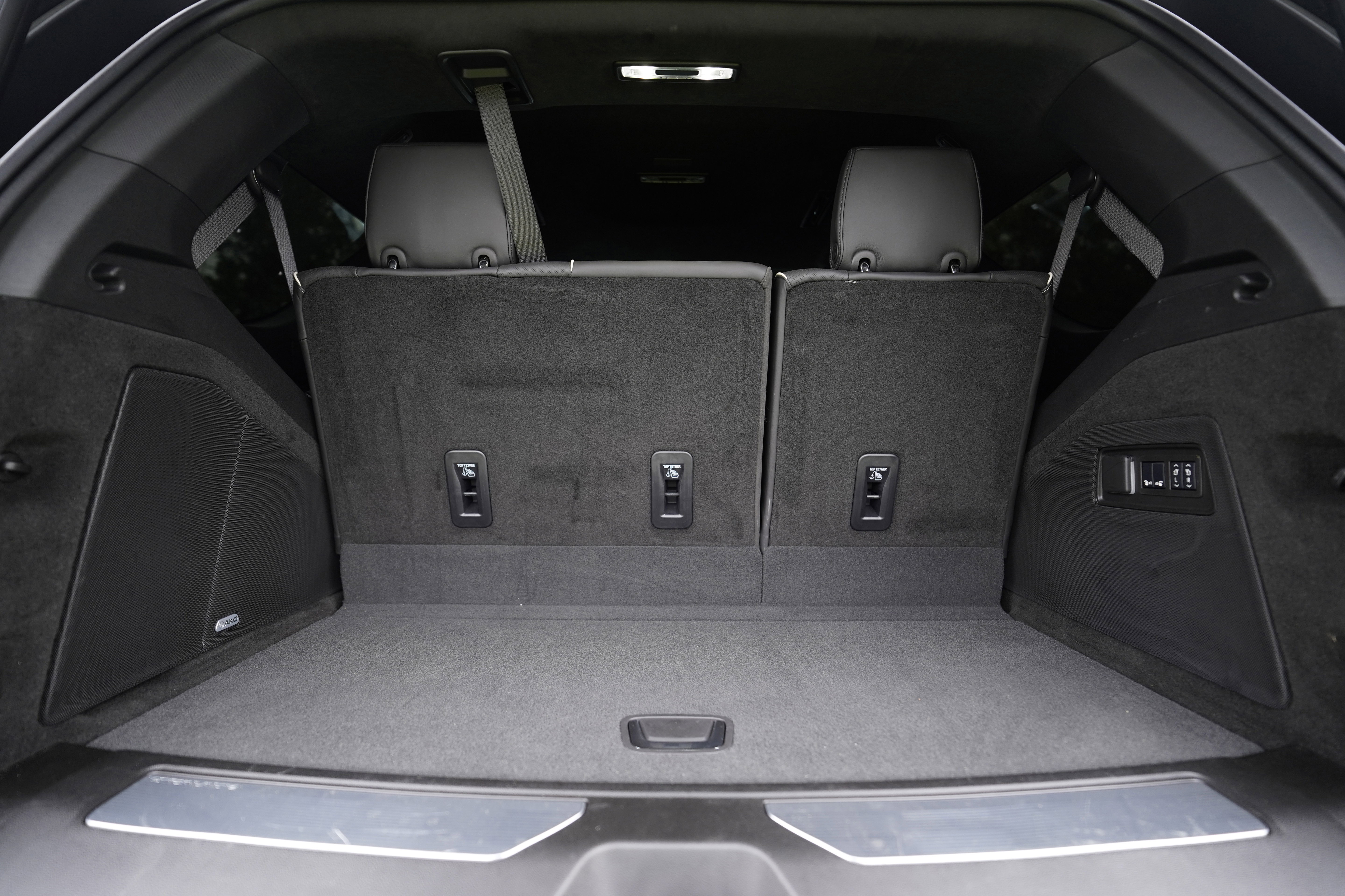 Used 2025 Cadillac Escalade V w/ LPO, Floor Liner Package image 51