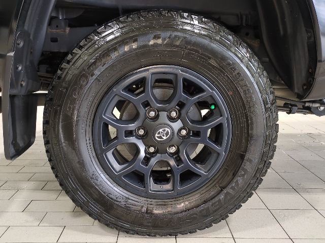 Used 2021 Toyota Tacoma SR5 image 18