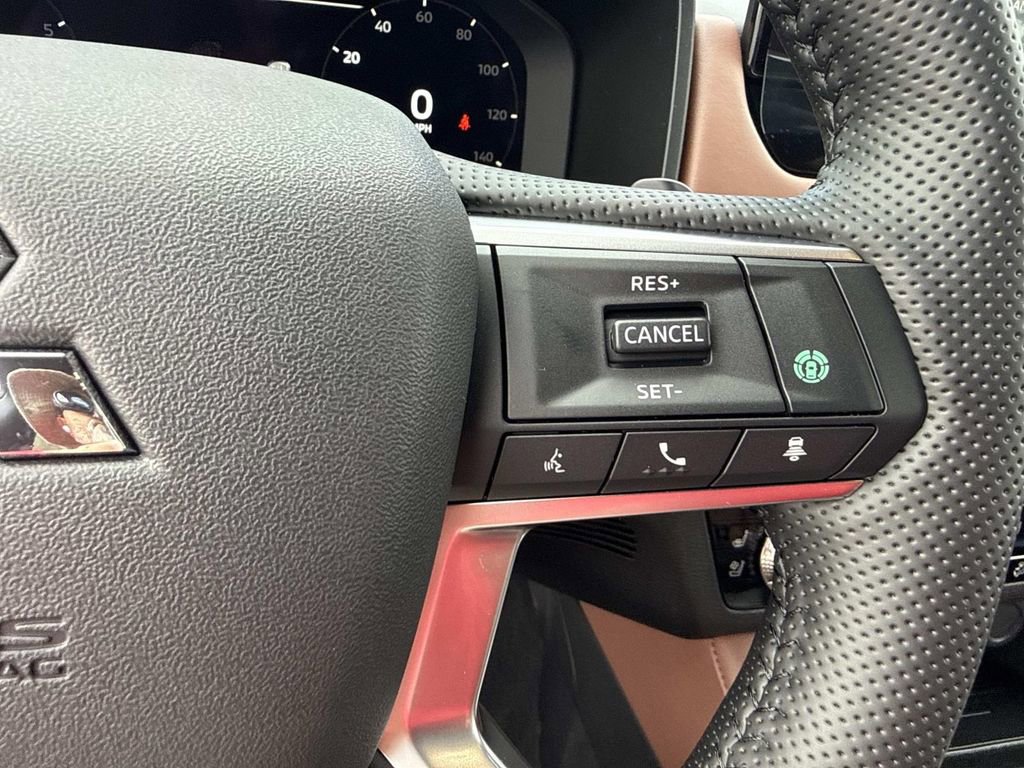 New 2026 Mitsubishi Outlander SEL image 36