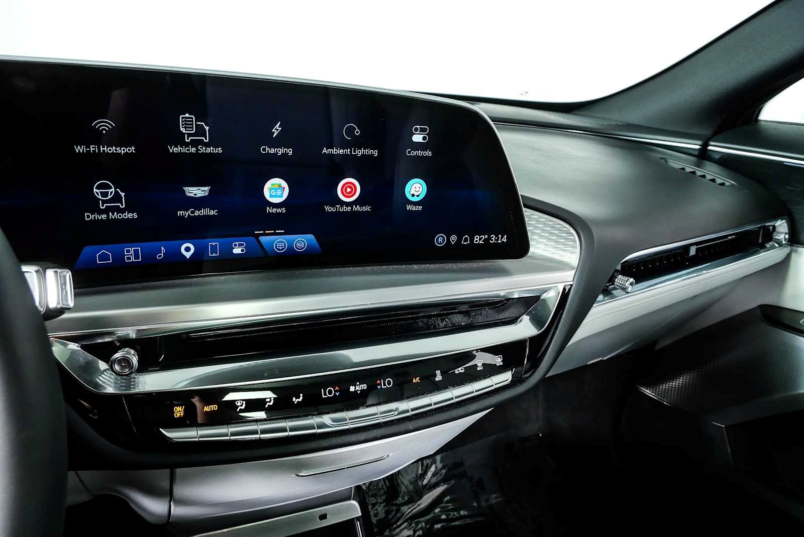 Certified 2024 Cadillac Lyriq Sport RWD image 18