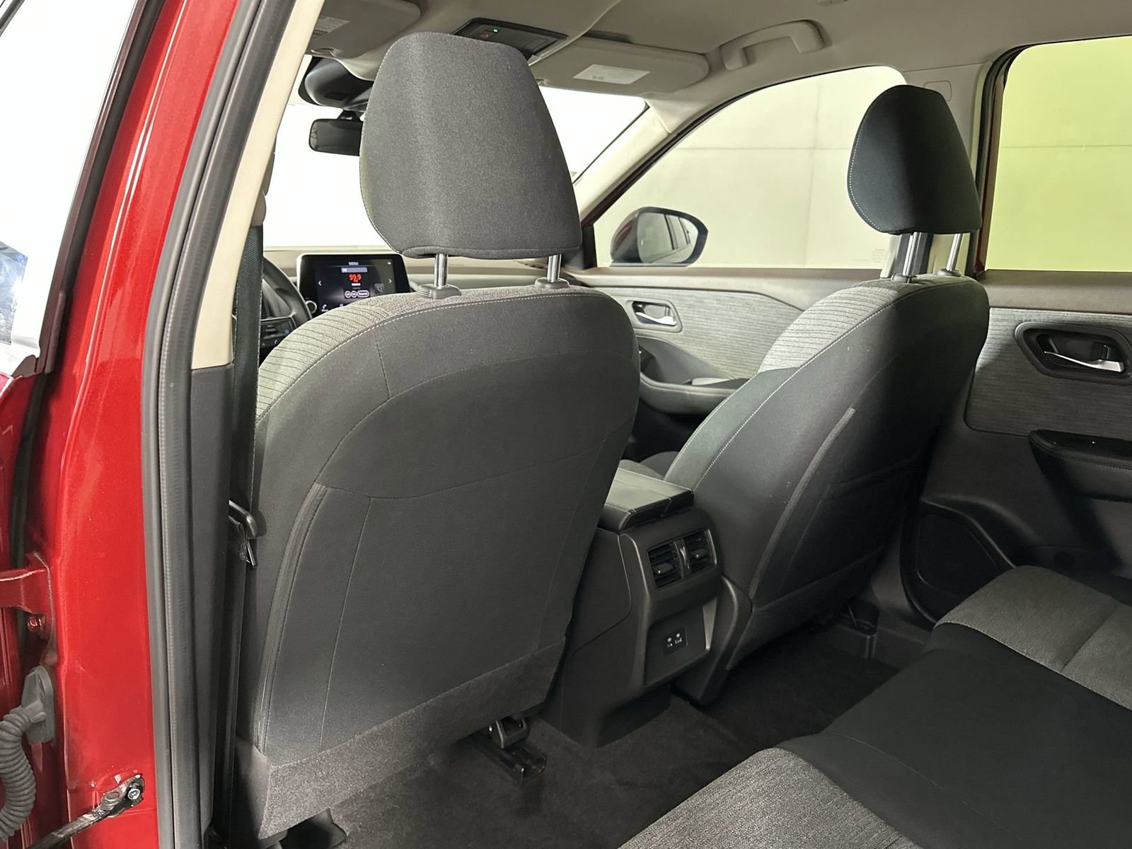 Certified 2023 Nissan Rogue SV image 28