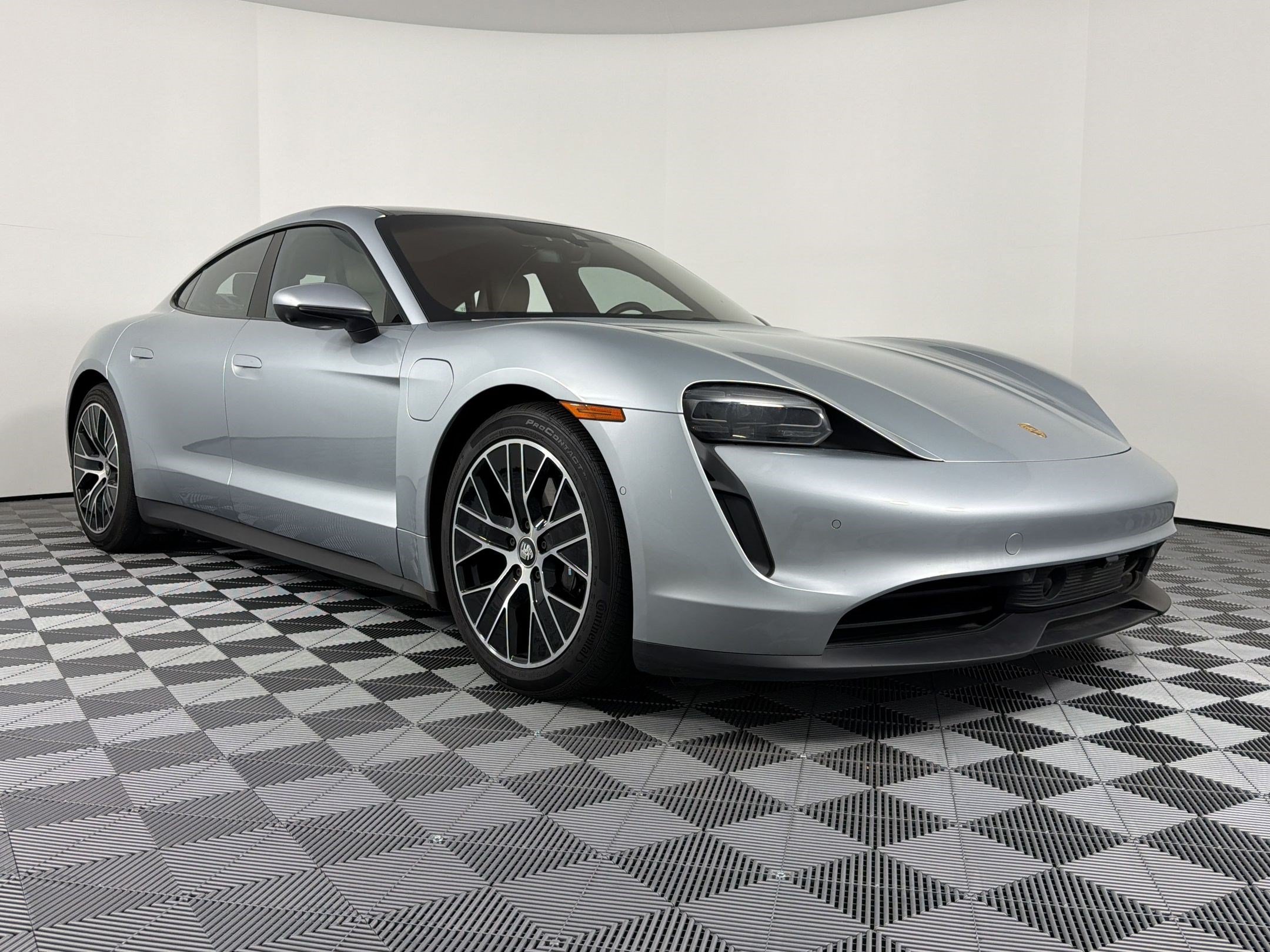 Certified 2022 Porsche Taycan RWD image 12