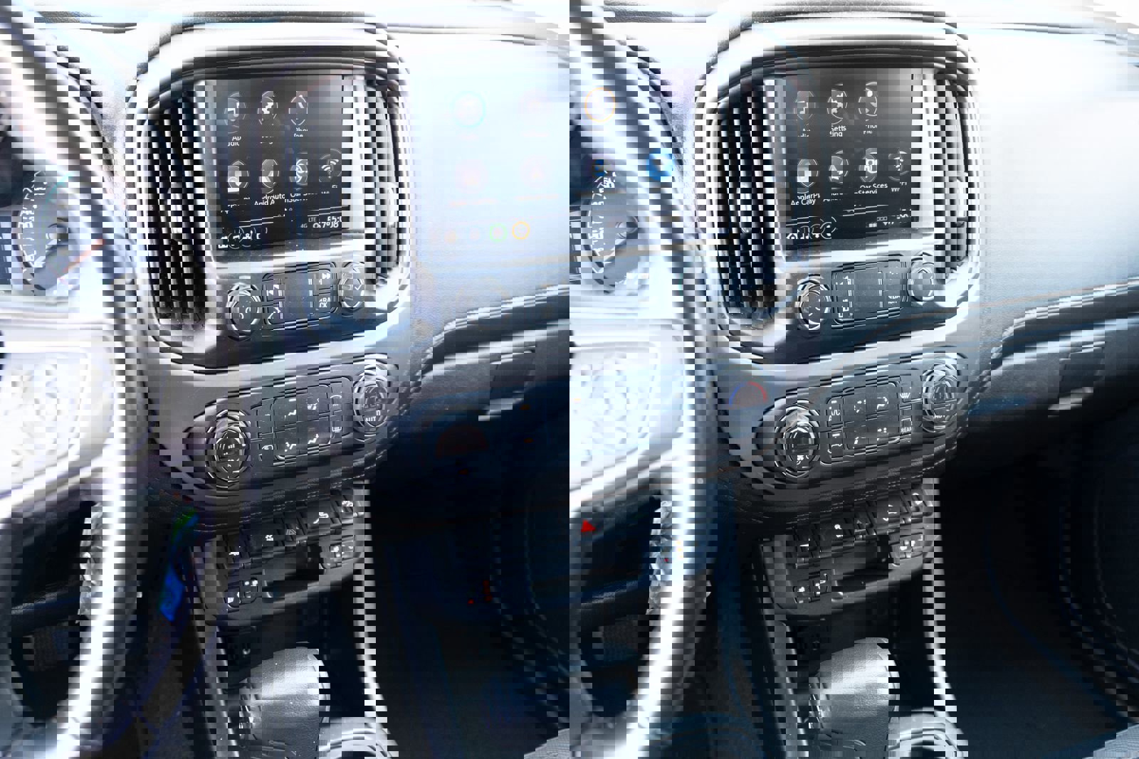 Used 2021 GMC Canyon AT4 image 3