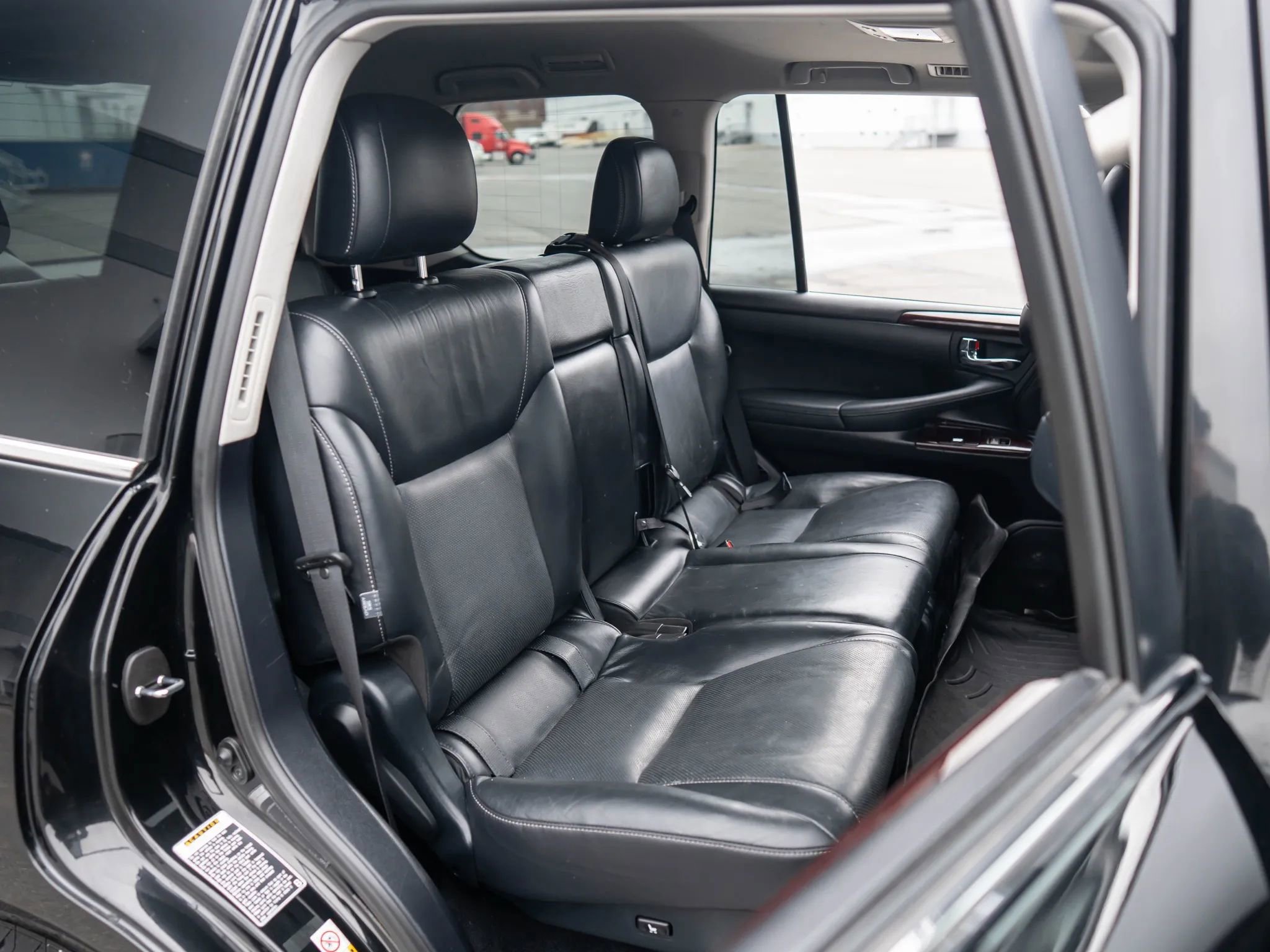 Used 2015 Lexus LX 570 4WD image 22