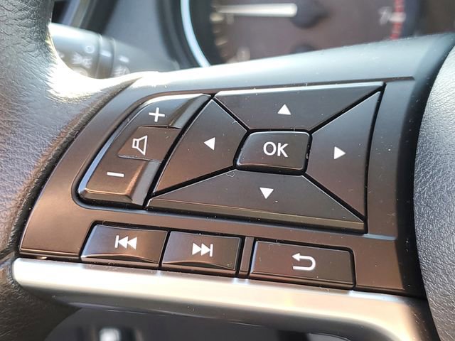 Used 2019 Nissan Rogue SV image 18