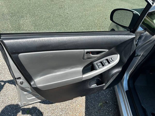 Used 2013 Toyota Prius Three w/ Solar Roof Pkg FWD image 9