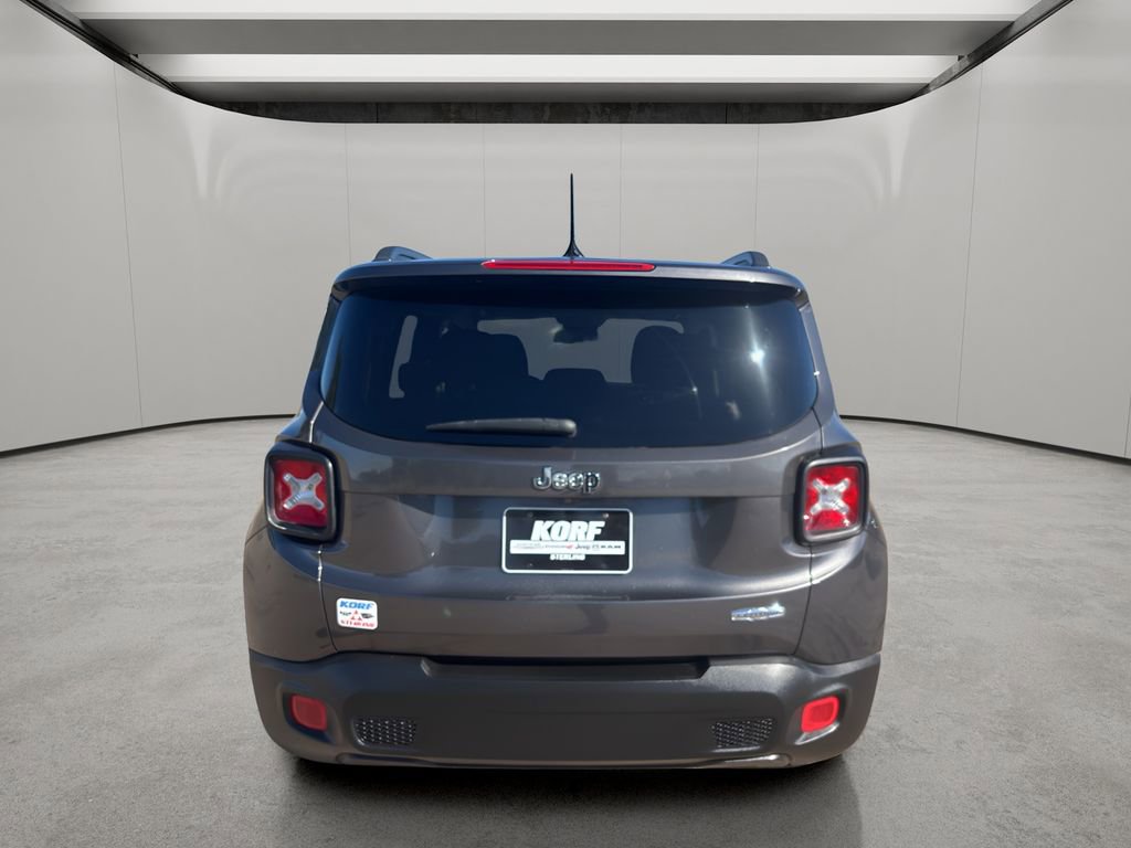 Used 2017 Jeep Renegade Latitude FWD image 4