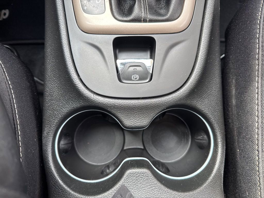 Used 2015 Jeep Cherokee Sport image 16