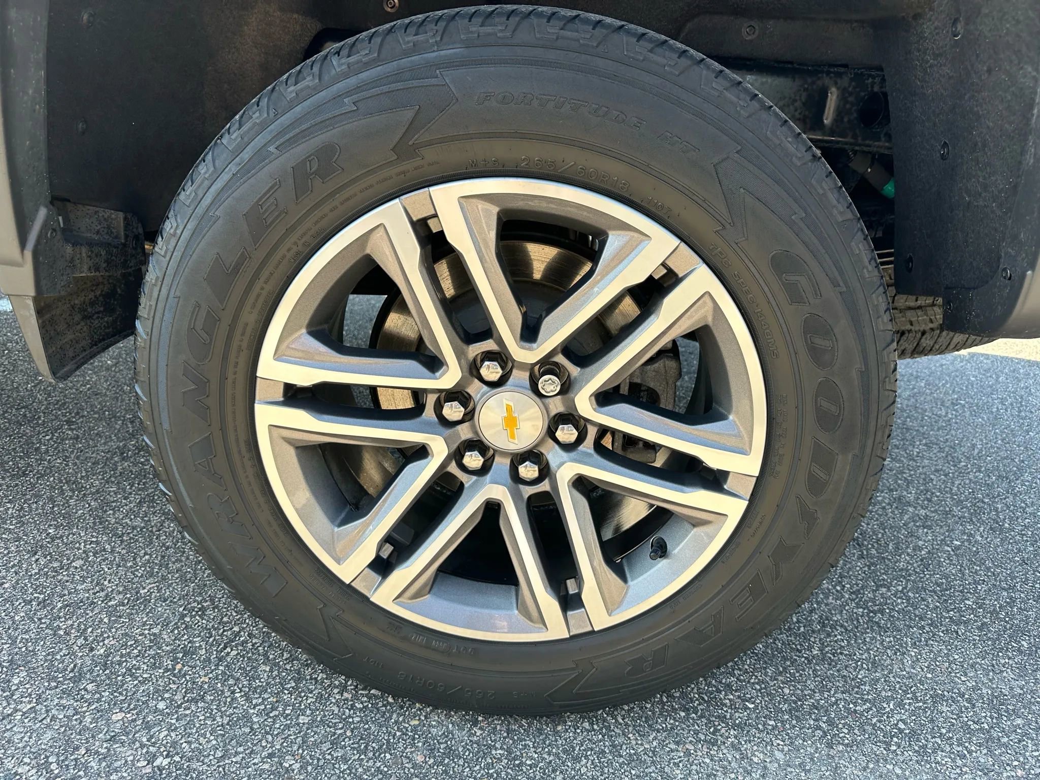 Used 2022 Chevrolet Colorado LT w/ Luxury Package image 35