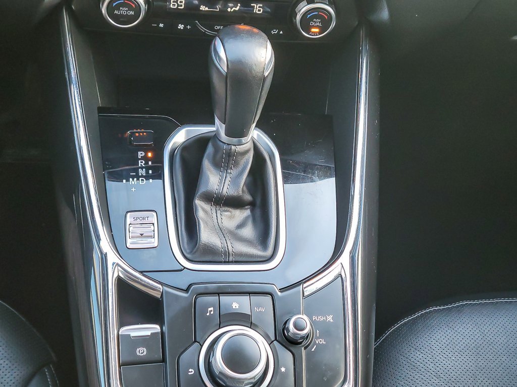 Used 2018 MAZDA CX-9 Touring w/ Touring Premium Package image 16