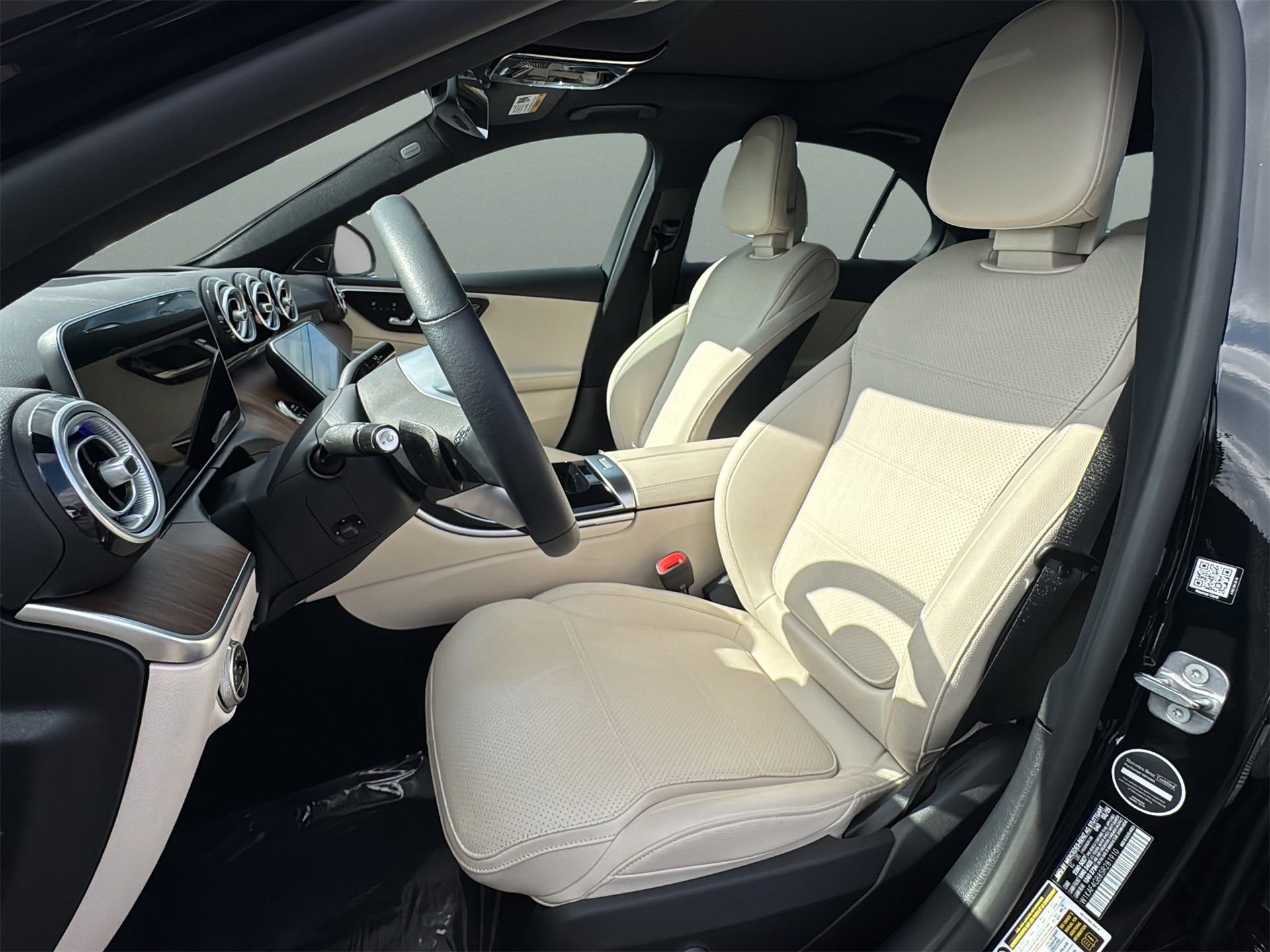 Certified 2025 Mercedes-Benz C 300 Sedan image 14