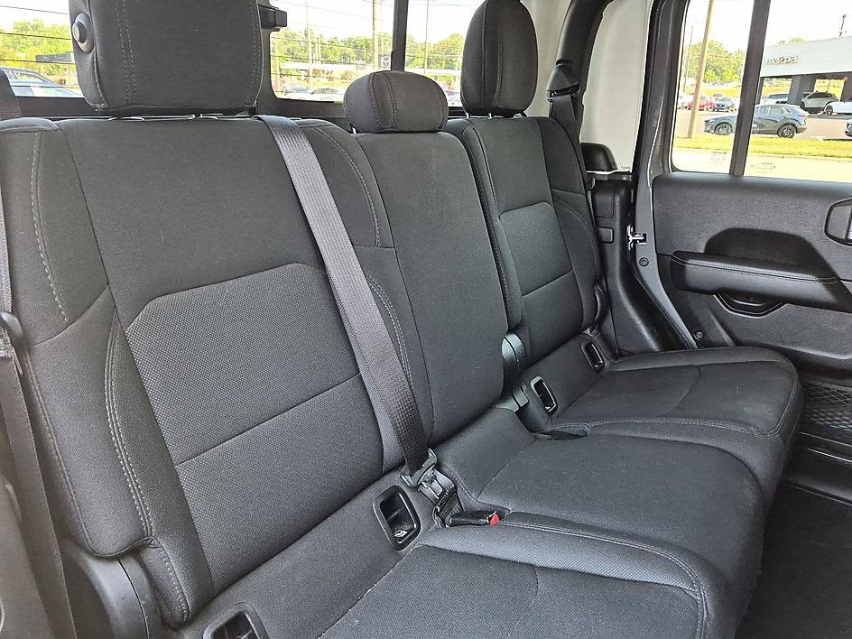Used 2023 Jeep Gladiator Overland AWD/4WD image 30
