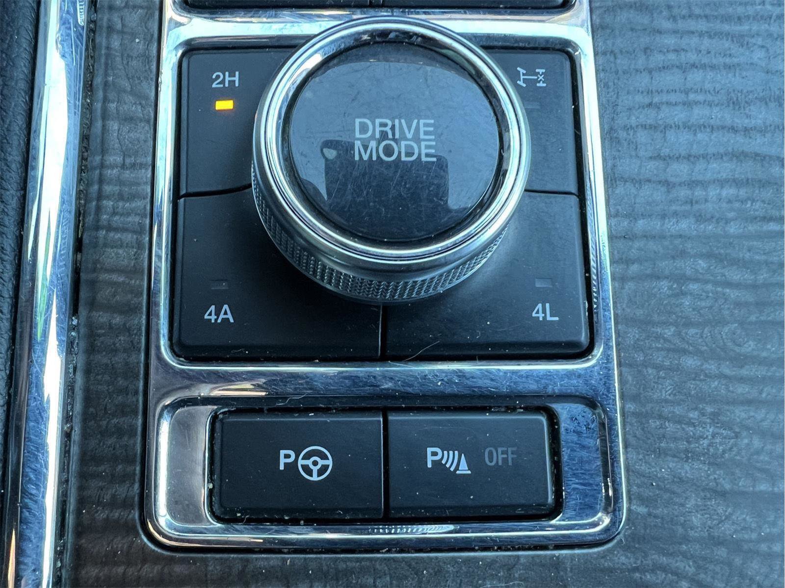 Used 2019 Ford Expedition Limited w/ Equipment Group 301A image 24