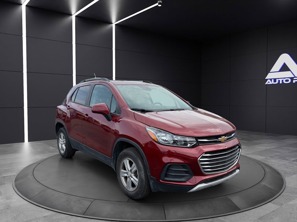 Used 2022 Chevrolet Trax LT w/ LT Convenience Package AWD/4WD image 2