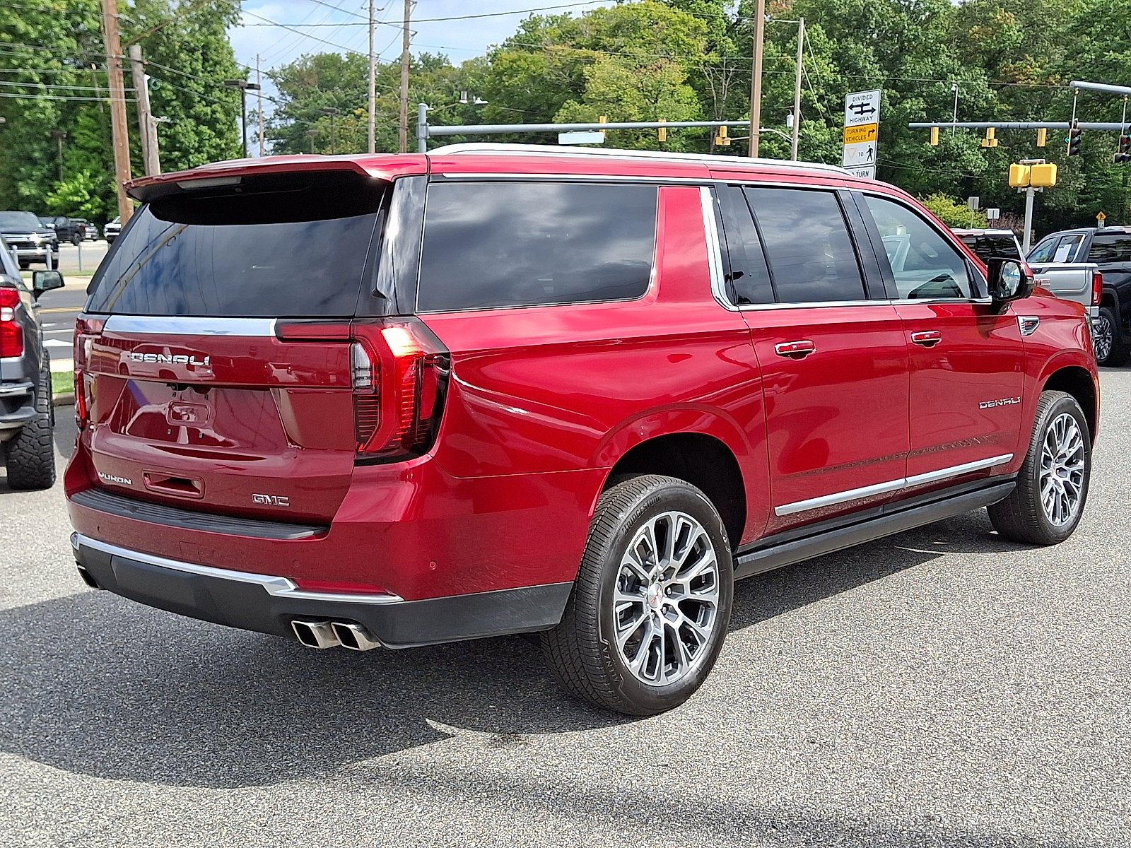 Certified 2026 GMC Yukon XL Denali w/ Sun & Power Step Package AWD/4WD image 6