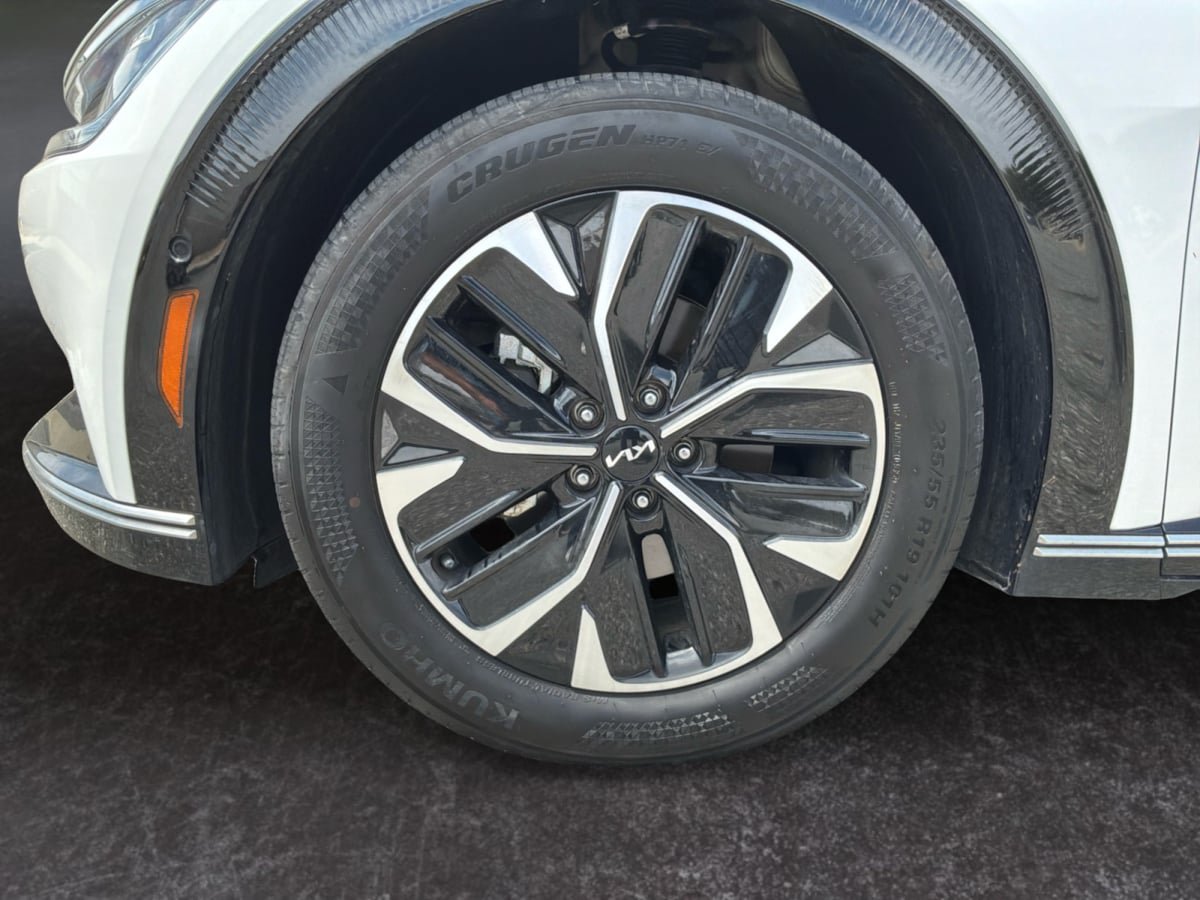 Used 2024 Kia EV6 Wind w/ Wind Technology Package RWD image 9