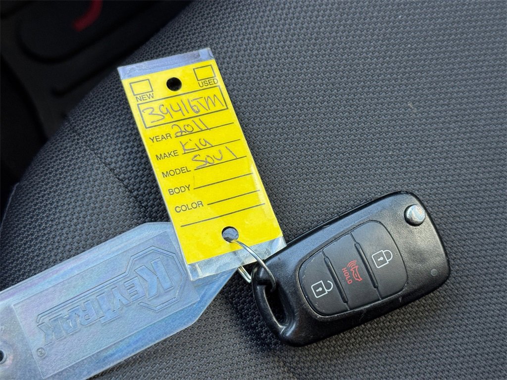 Used 2011 Kia Soul + w/ Audio Pkg image 32