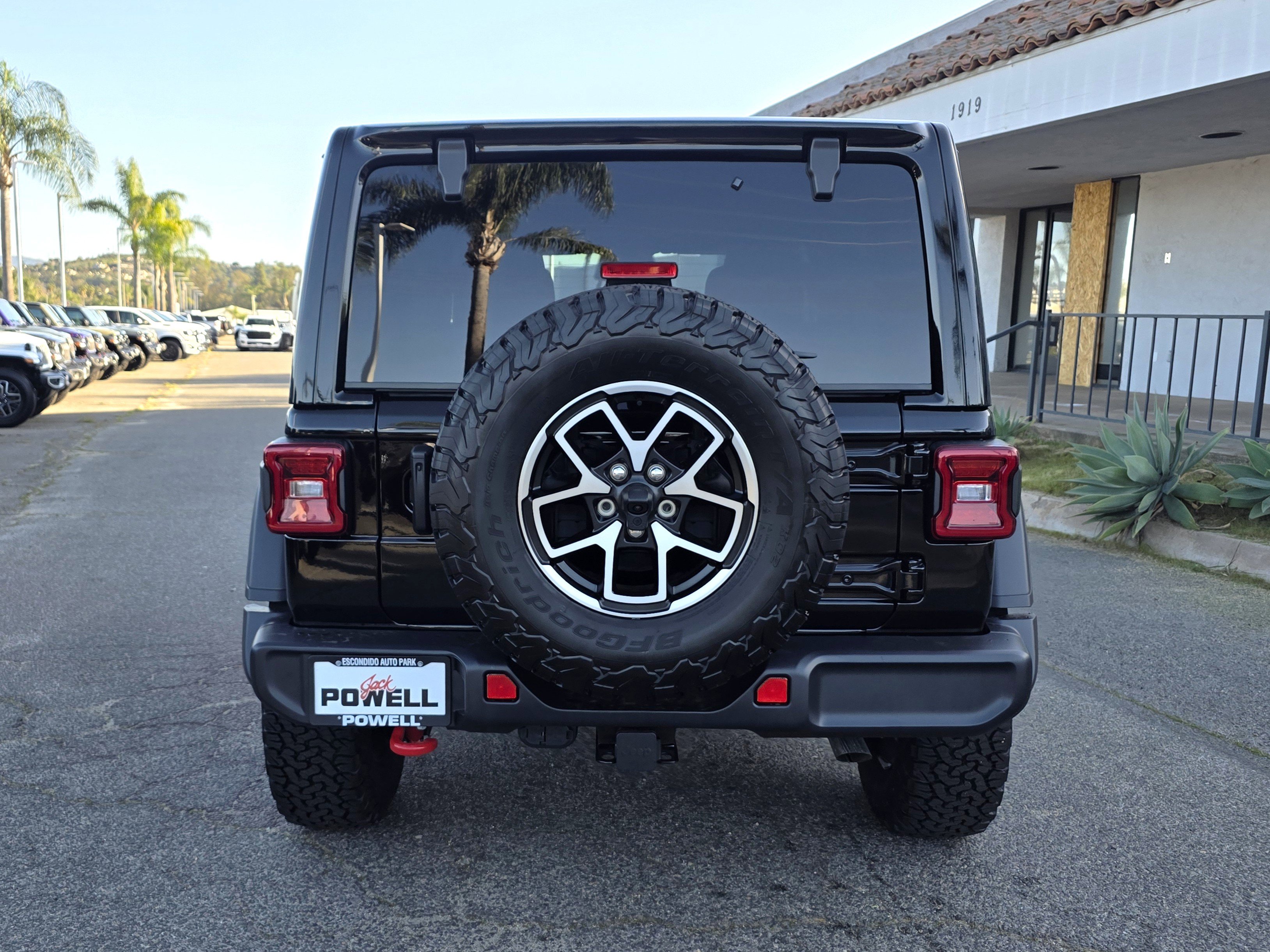 New 2026 Jeep Wrangler Unlimited Rubicon w/ Technology Group AWD/4WD image 4