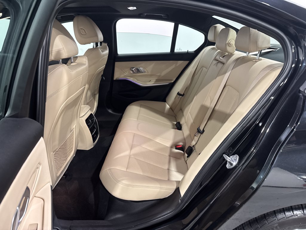 Used 2022 BMW 330i xDrive Sedan AWD/4WD image 19
