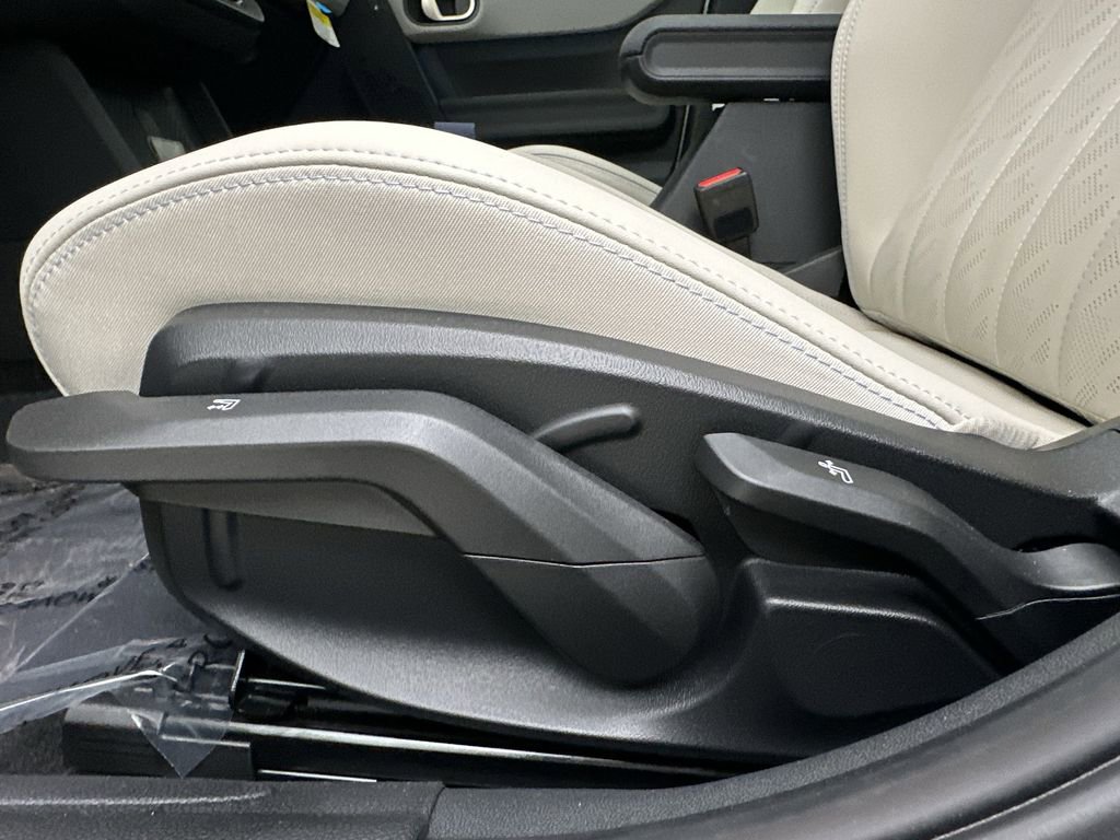 New 2025 MINI Cooper 4-Door Hardtop FWD image 14
