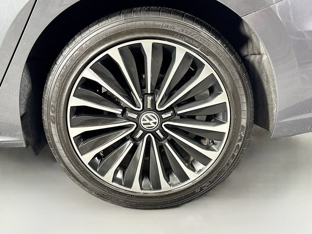 Used 2022 Volkswagen Passat 2.0T FWD image 39