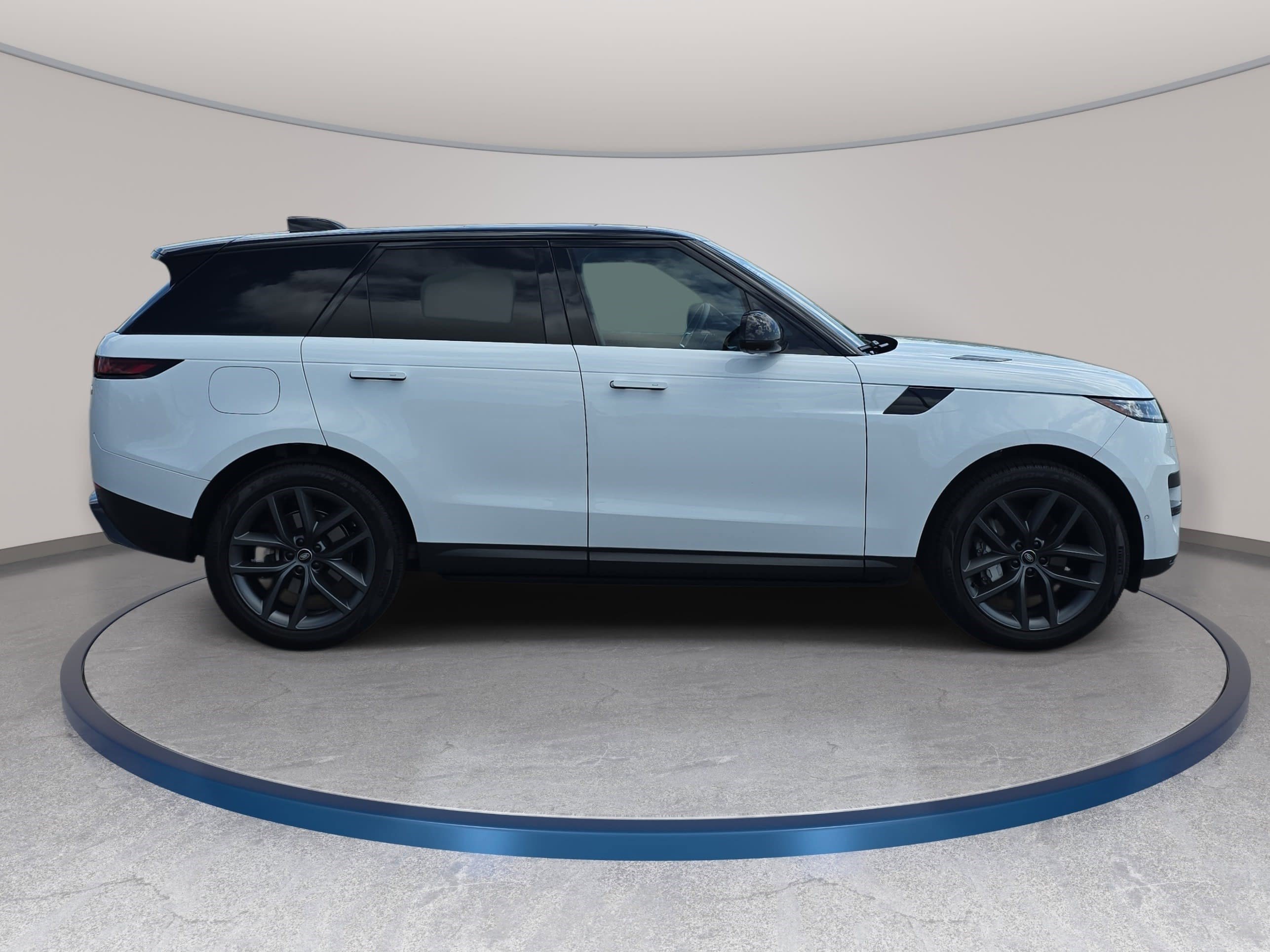 Used 2023 Land Rover Range Rover Sport SE AWD/4WD image 4