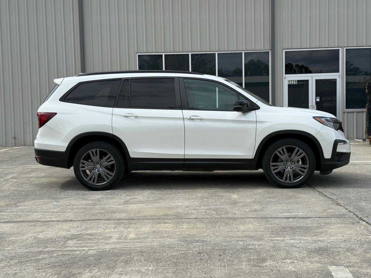 Used 2022 Honda Pilot Sport image 3