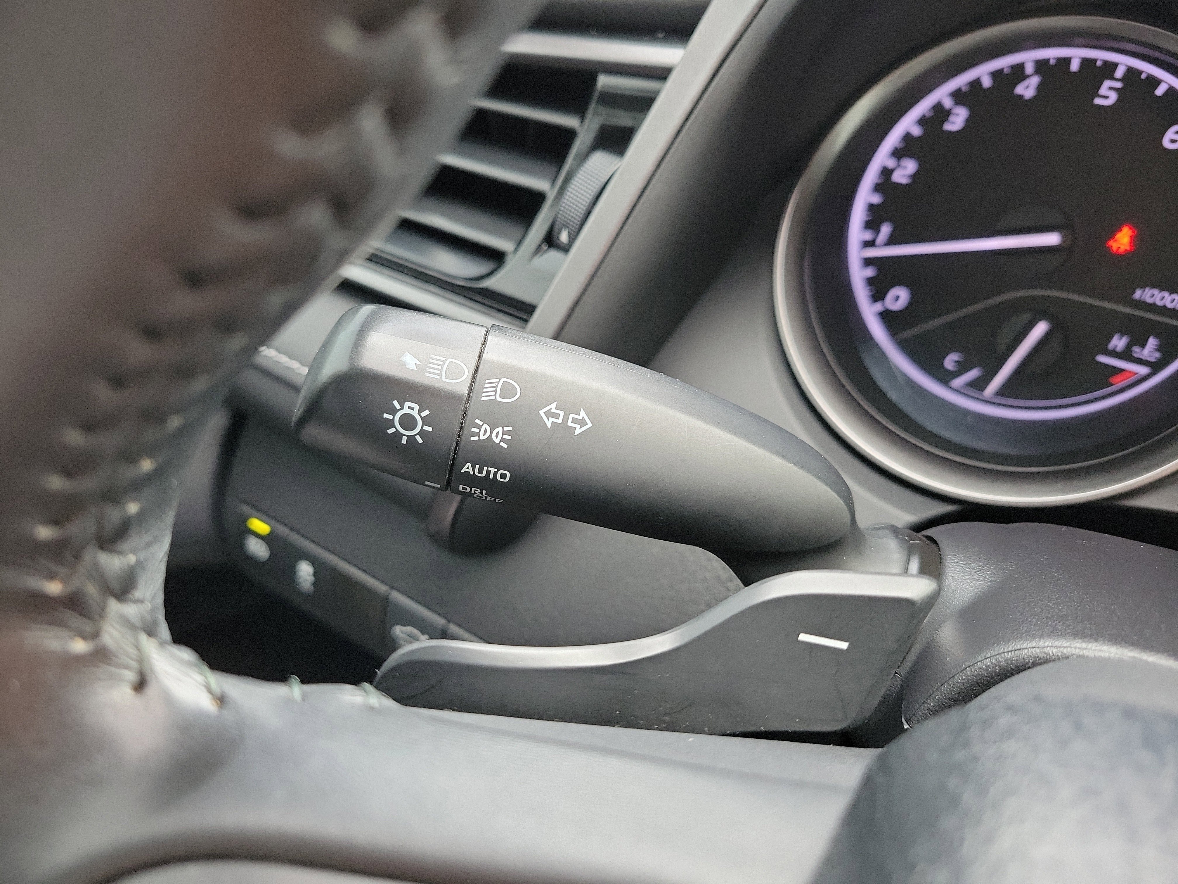 Used 2021 Toyota Camry SE image 29