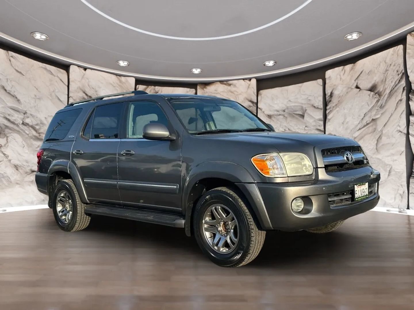 Used 2005 Toyota Sequoia SR5 RWD image 3