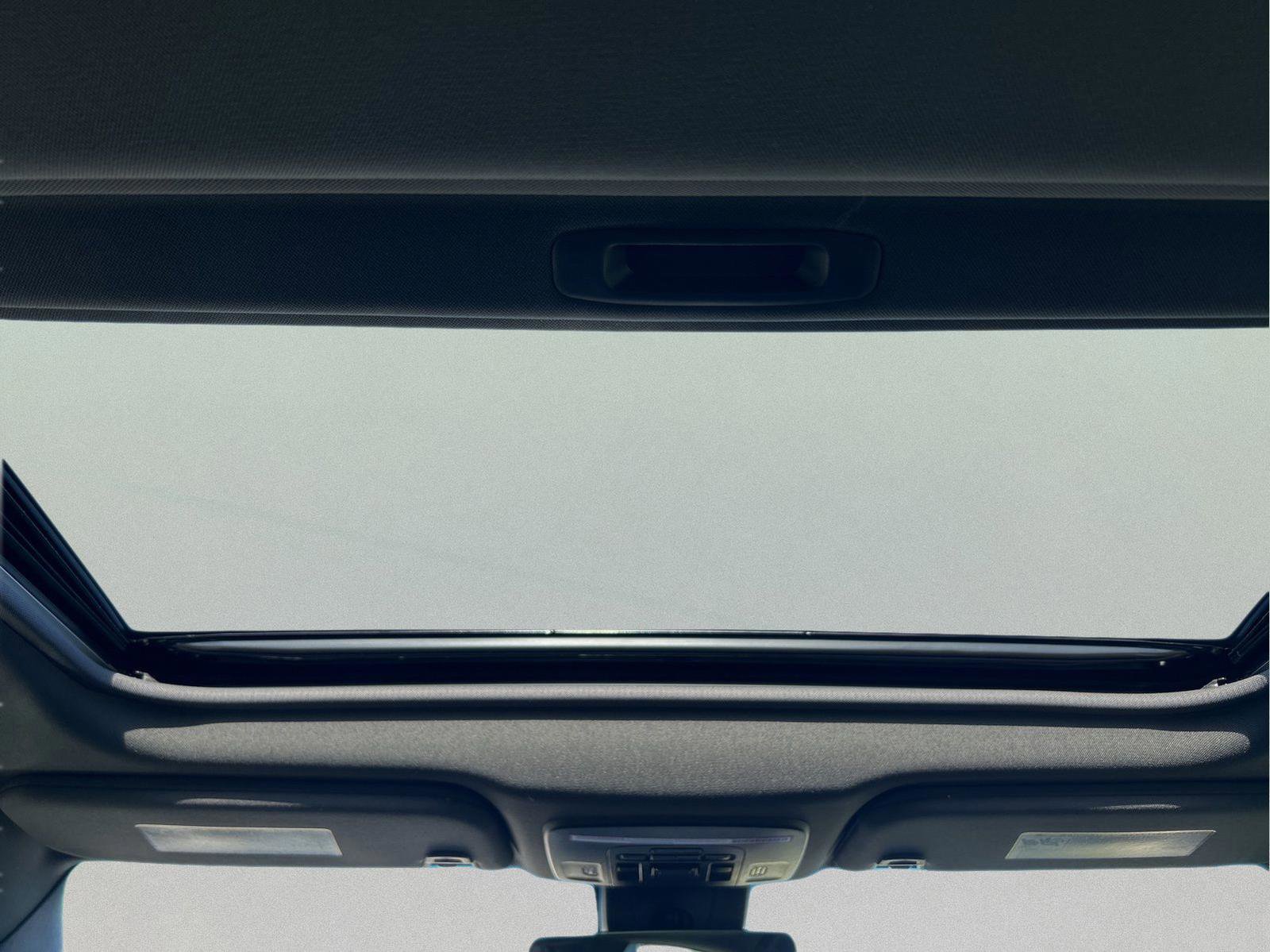 Used 2022 Toyota Avalon Limited w/ Advanced Safety Package image 18