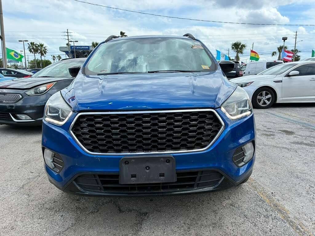 Used 2017 Ford Escape SE w/ SE Sport Appearance Package